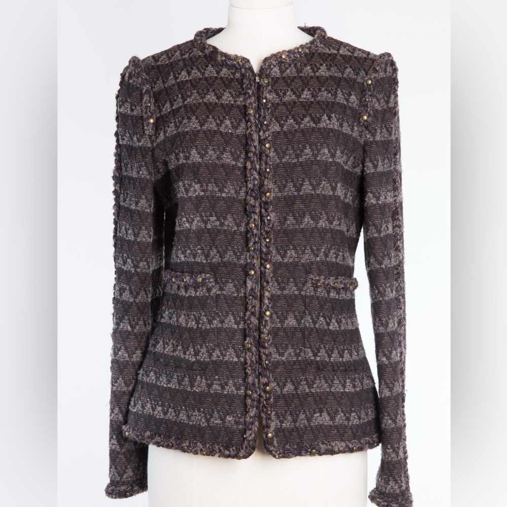 LOT 2316 $8000 RUNWAY CHANEL Brown Wool Blend Tweed
Paris-Dallas Jacket Size 38